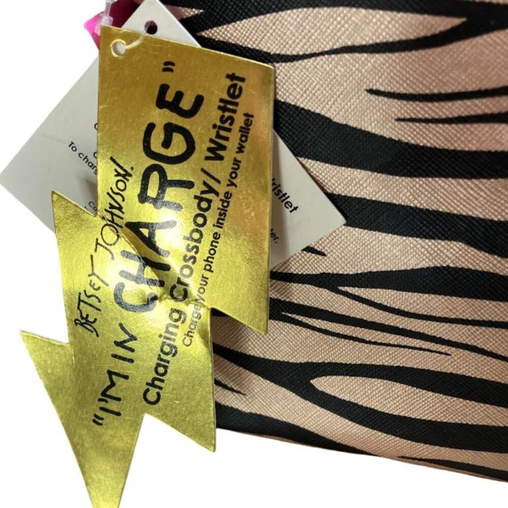 Betsey Johnson T-Bottom Pouch and Charging Crossbody Wristlet, Micro USB Cable - Picture 3 of 11